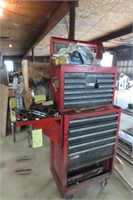 CRAFTSMAN ROLL AROUND TOOL BOX - DOES HAVE SOME