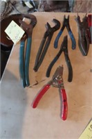 GROUP OF MISC PLIERS