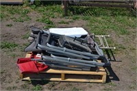 Pallet of - lawn chairs - folding tables