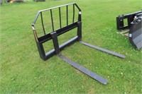 NEW TOMAHAWK 42" SKIDSTEER PALLET FORKS 2800LB