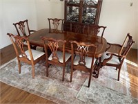 BEAUTIFUL DINING TABLE AND 8 CHAIRS