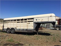 1981 SUNDOWNER LIVESTOCK TRAILER