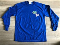 Florida Girls love their Gators shirt youth MED