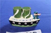 Steam-ship with two stacks, Salt & Pepper shaker