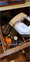 Contents of drawer, Hand Mixer, Kitchen tools