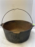 CAST IRON DUTCH OVEN W/WIRE HANDLE- 12" X 6" DEEP