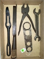 LOT OF 5 WRENCHES & CHISELS - TIRE CARRIER WRENCH