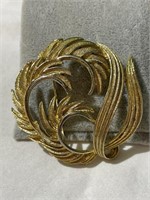 Vintage Brooch Signed Lisner