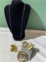 4 Vintage Pieces of Jewelry