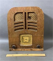 Antique Philco Radio. Non Working.