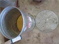 shelled corn in 31 gallon can/lid