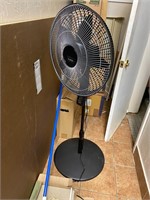 20" Fan with stand 54" tall Lasco