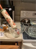 VINTAGE MIXING BOWL AND ROLLING PIN