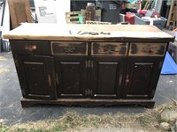 Dresser w 4 drawers, 2 cabinets and a hidden
