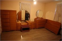 6 PC. BLONDE BEDROOM SET