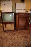 ANTIQUE TV/FLOOR RADIO: