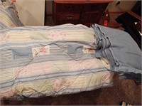 Bedding - Comforter, Shams, Valances, Blanket
