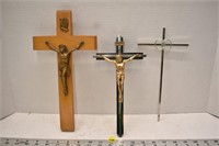 3 crucifixes