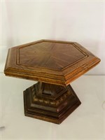 Mersman Oak End Table/15.5”H,23”Diameter