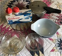 Assorted Kitchen Collection (6)