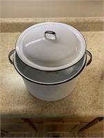 Granite pot and lid