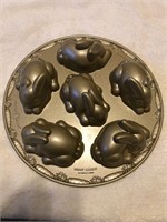 Nordic ware Bunny Cakelet aluminum mold 4.5 cups