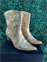 NEW Helen's Heart Womens Short Gold Boots Size 8