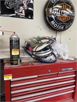Contents on top of toolbox