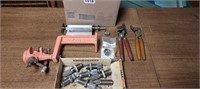 BOX OF RELOADING EQUIPEMENT