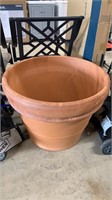 Outdoor Planting Pot 30in Around clay