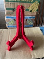 Red Velvet Plate Holder