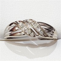 $1400 10K   Diamond 0.15ct Ring