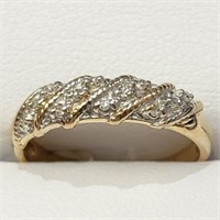 $1500 10K  Diamond(0.12ct) Ring