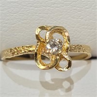 $900 10K  Diamond(0.06ct) Ring