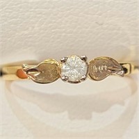 $700 10K  Diamond(0.08ct) Ring