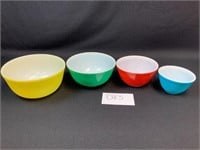 Multi-colored Pyrex Nesting Bowl Set