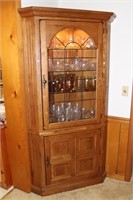 Broyhill Attic Heirlooms Oak Corner Cabinet (Does