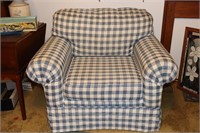 Kroehler Fine Furniture Blue & White Checkered