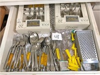 drawer of flatware & misc. kitchen items
