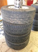 4-Ford 8-hole rims w/LT275/65R20 & covers