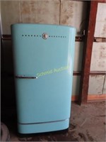 General Electric Antique Vintage refrigerator
