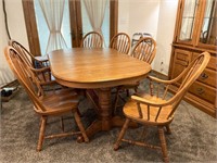 Richardson Brothers Company Dining Table with (4)