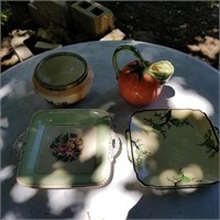 VTG CERAMIC TRAYS, BOWL & CREAMER PITCHER