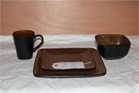Better Homes and Gardens Dishware Set