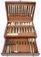 86 PC. LUNTS STERLING SILVER FLATWARE SET TO