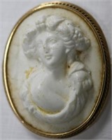 14K CAMEO BROACH WITH RELIEF CARVED STONE CAMEO,