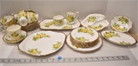 Royal Albert Tea Rose  set (7 teacups, 8 saucers,