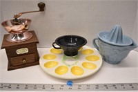 Assorted kitchen items