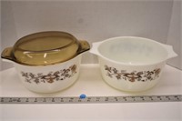 2 QT Pyrex casseroles with one lid (lid is