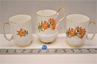 3 Royal Windsor Prairie Lily mugs